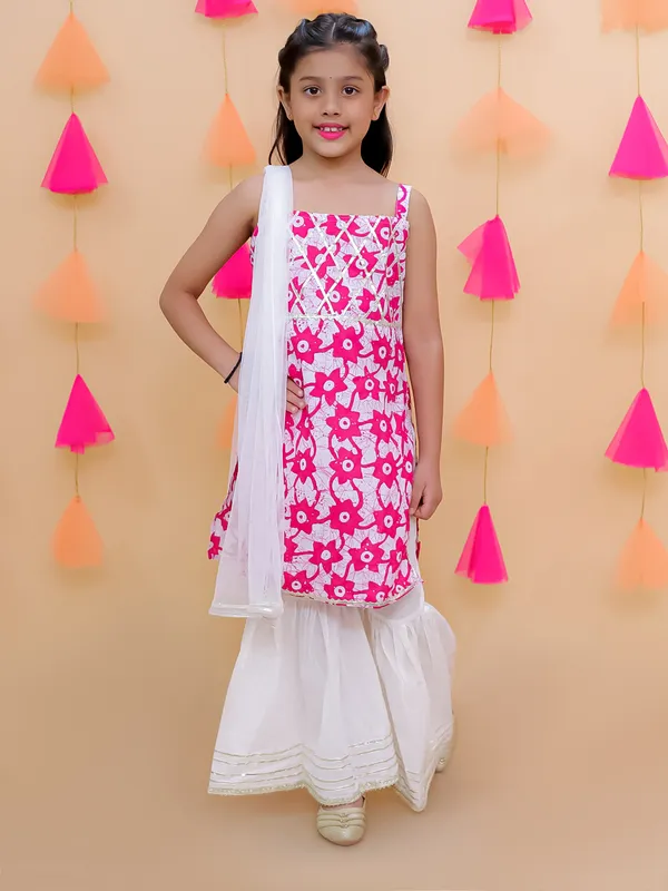 Pink_Pure_Cotton_Printed_Kurti_With_White_Sarara
