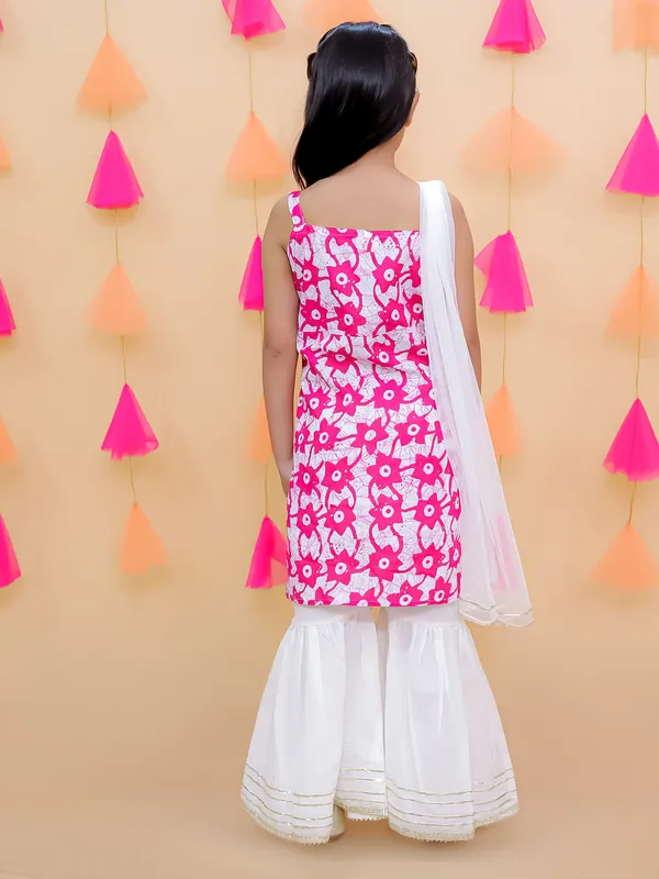 Pink_Pure_Cotton_Printed_Kurti_With_White_Sarara