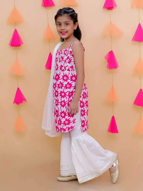 Pink_Pure_Cotton_Printed_Kurti_With_White_Sarara