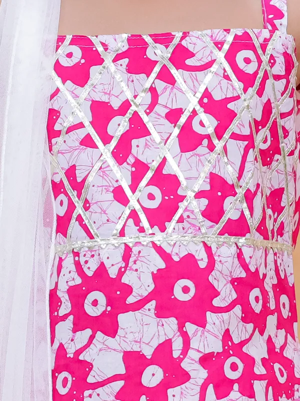 Pink_Pure_Cotton_Printed_Kurti_With_White_Sarara