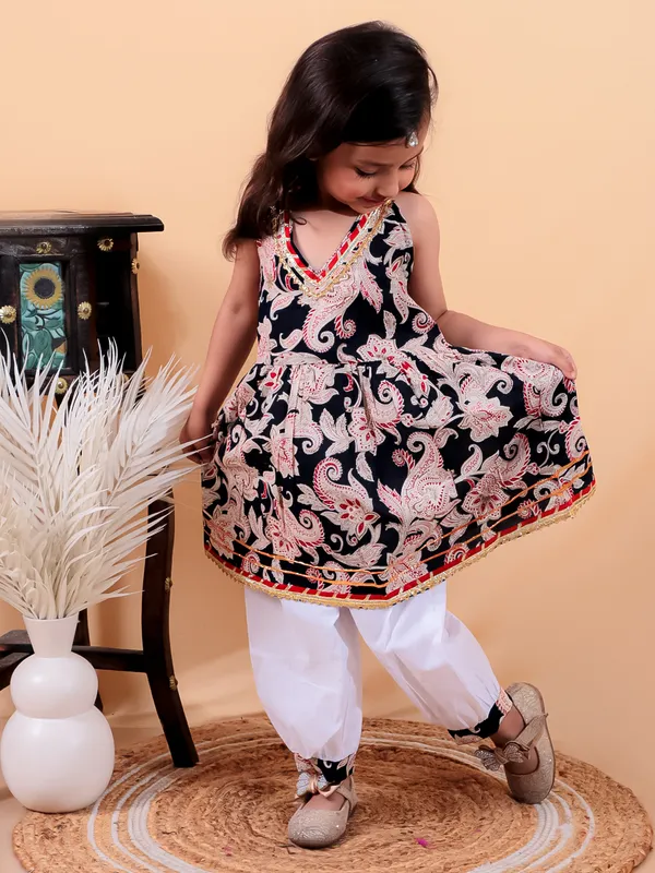 Navy_Blue_Pure_Cotton_Sleeveless_Top_With_Pyjamas