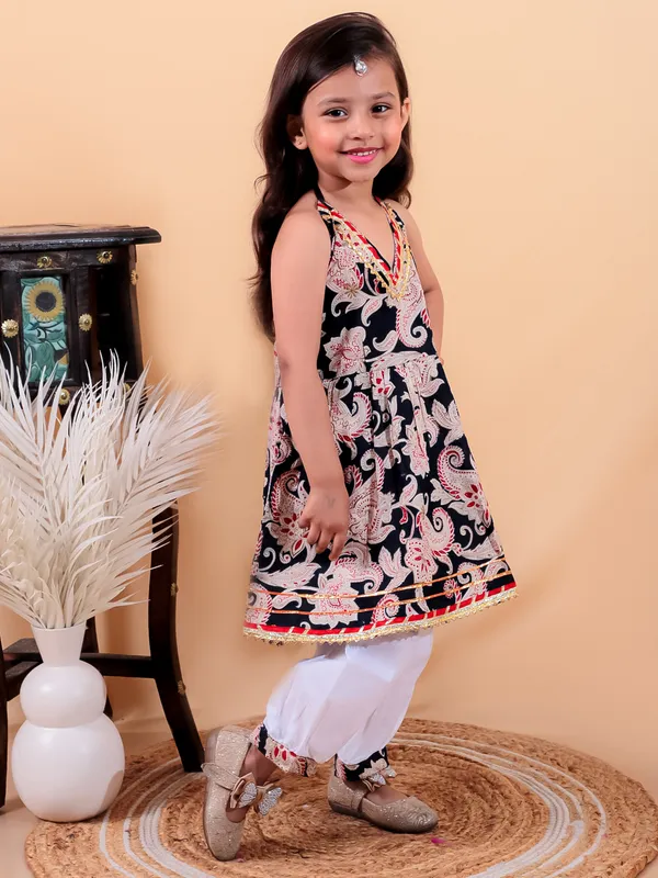 Navy_Blue_Pure_Cotton_Sleeveless_Top_With_Pyjamas