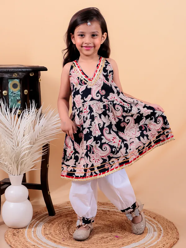 Navy_Blue_Pure_Cotton_Sleeveless_Top_With_Pyjamas