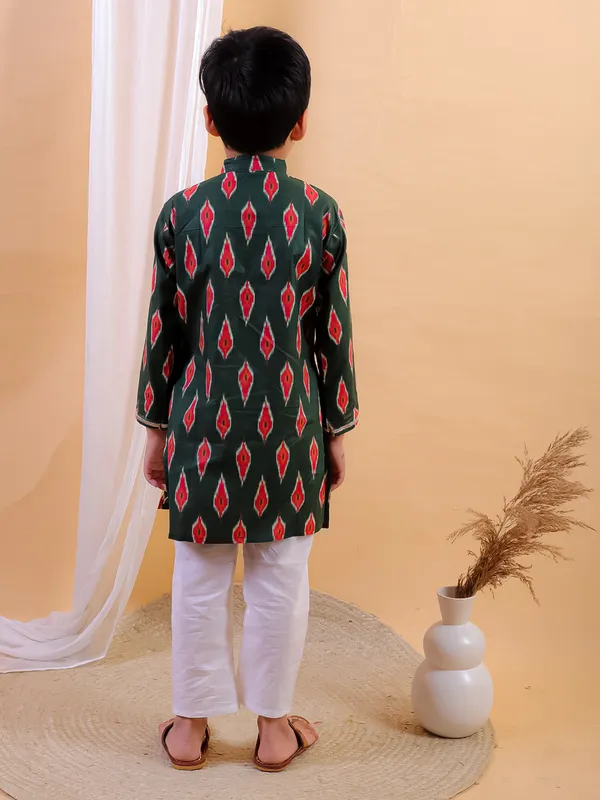 Green_Pure_Cotton_Printed_Kurta_With_Pyjamas