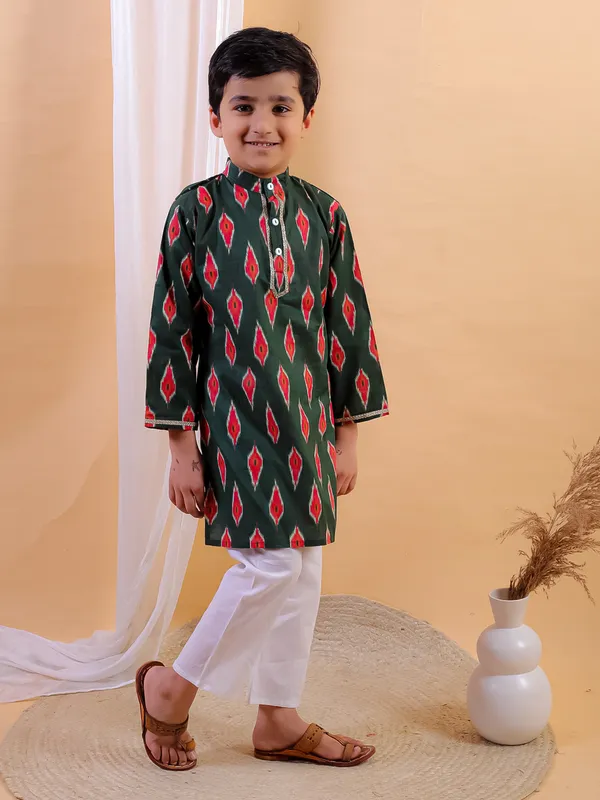 Green_Pure_Cotton_Printed_Kurta_With_Pyjamas