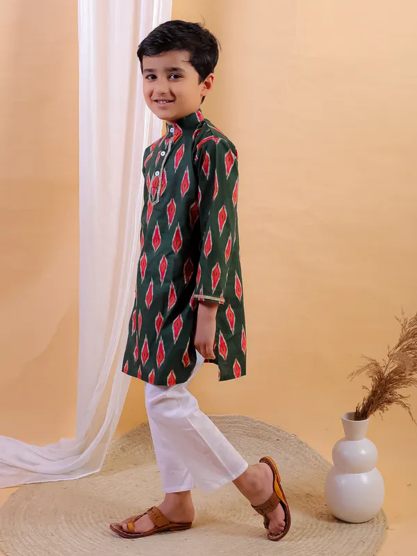 Green_Pure_Cotton_Printed_Kurta_With_Pyjamas