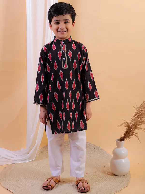 Black_Pure_Cotton_Printed_Kurta_With_Pyjamas