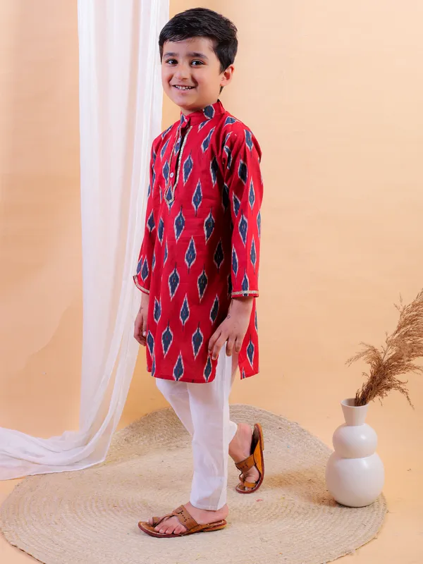 Red_Pure_Cotton_Printed_Kurta_With_Pyjamas