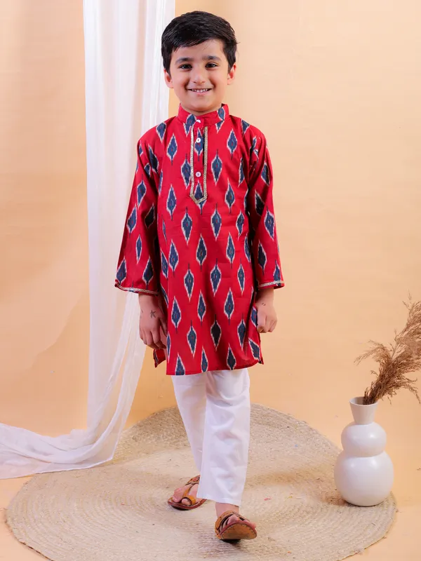 Red_Pure_Cotton_Printed_Kurta_With_Pyjamas