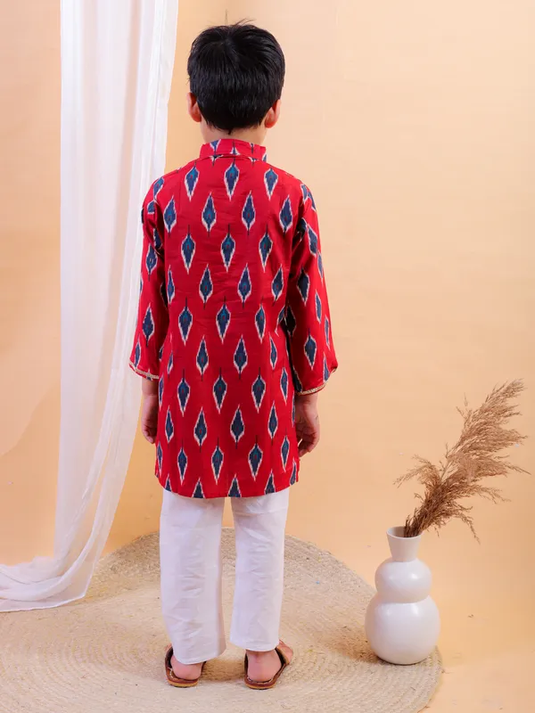 Red_Pure_Cotton_Printed_Kurta_With_Pyjamas