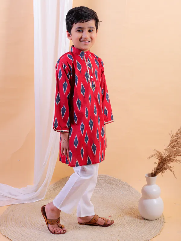 Red_Pure_Cotton_Printed_Kurta_With_Pyjamas