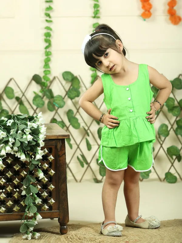 Green_Pure_Cotton_Top_With_Shorts