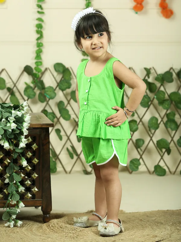 Green_Pure_Cotton_Top_With_Shorts
