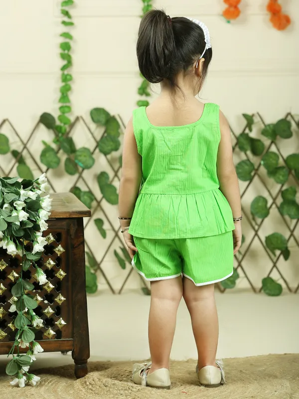 Green_Pure_Cotton_Top_With_Shorts