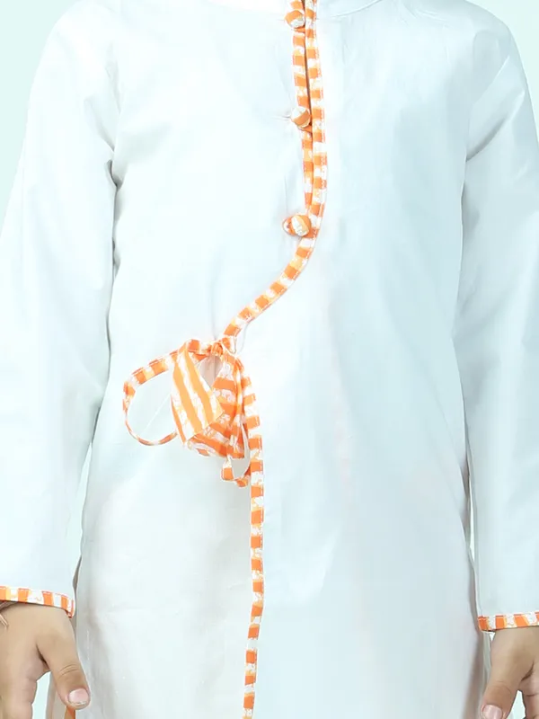 Orange_Pure_Cotton_White_Kurta_And_Dhoti_With_Leheriya_Print