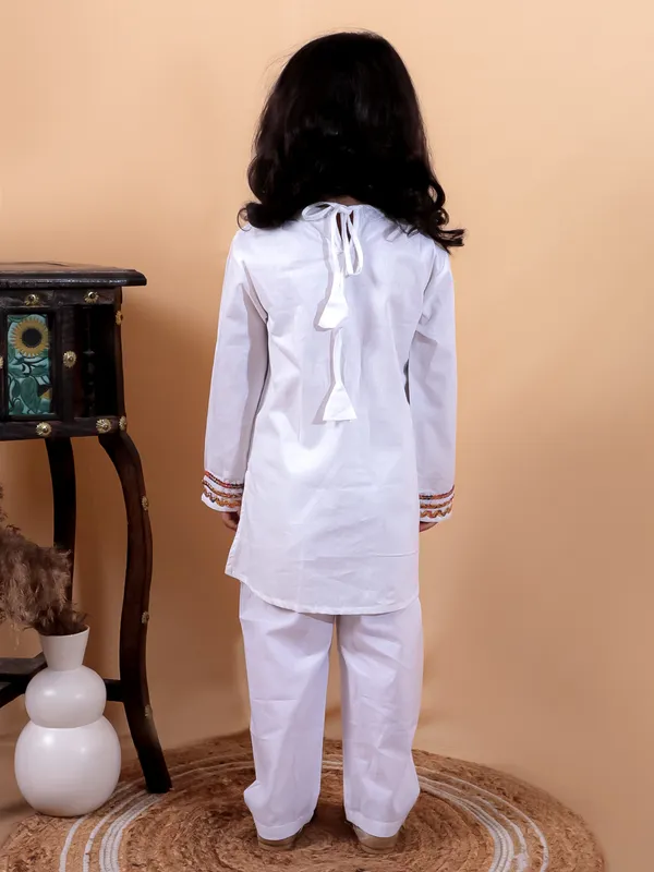 White_Pure_Cotton_Kurta_Embellished_Lace_And_Pyjamas