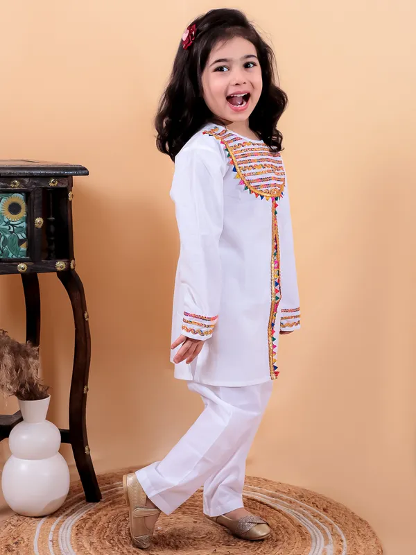 White_Pure_Cotton_Kurta_Embellished_Lace_And_Pyjamas