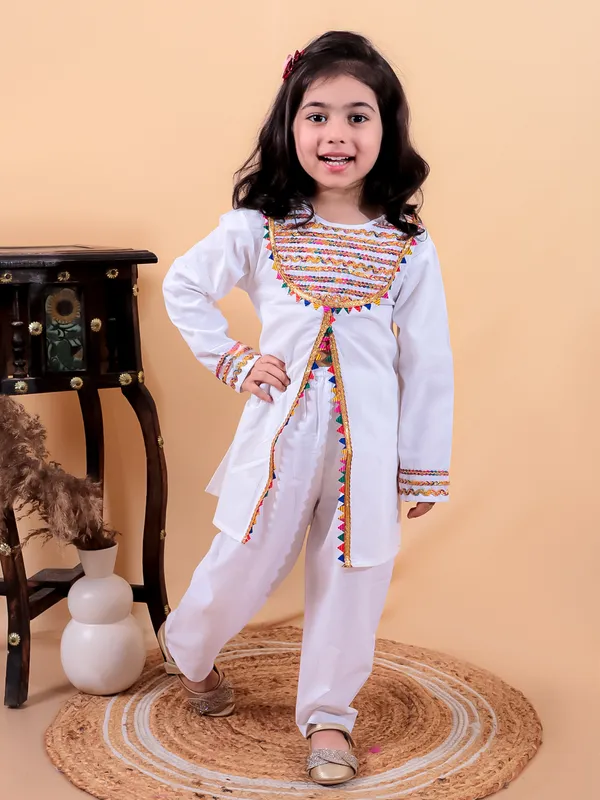 White_Pure_Cotton_Kurta_Embellished_Lace_And_Pyjamas