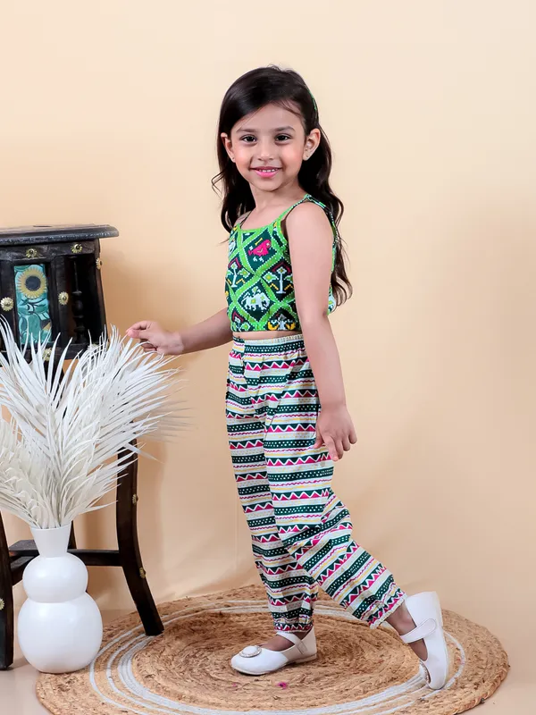 Green_Printed_Pure_Cotton_Crop_Top_With_Adjuster_And_Pyjamas