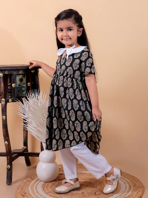Denim_Blue_Pure_Cotton_Printed_Dress_With_Peter_Pan_Collar_And_Pyjamas