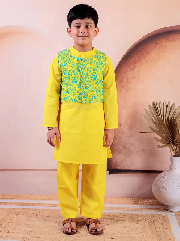 Yellow_Pure_Cotton_Printed_Kurta_Pyjama_With_Jacket