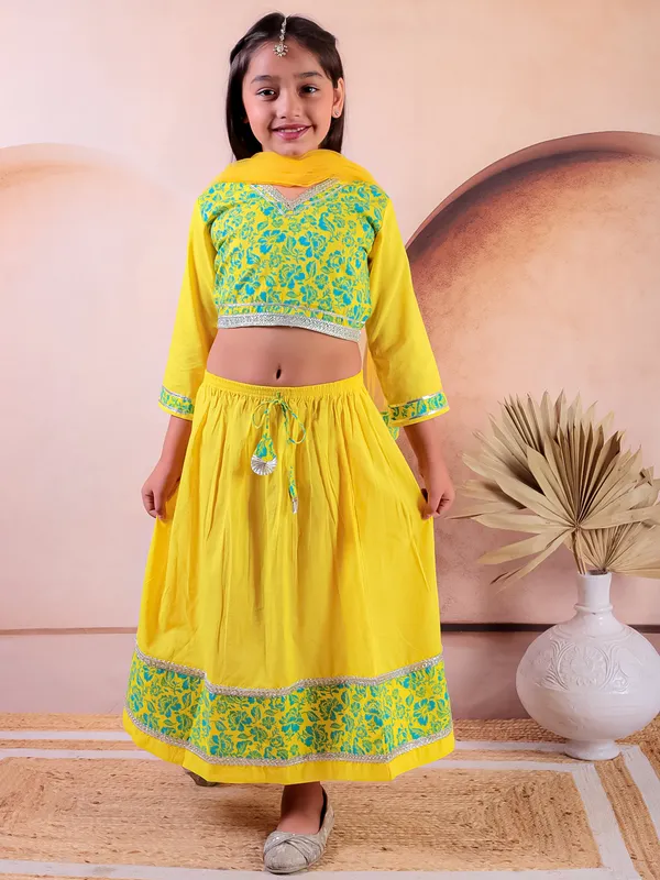 Yellow_Cotton_Printed_Lehanga_Choli_With_Dupatta