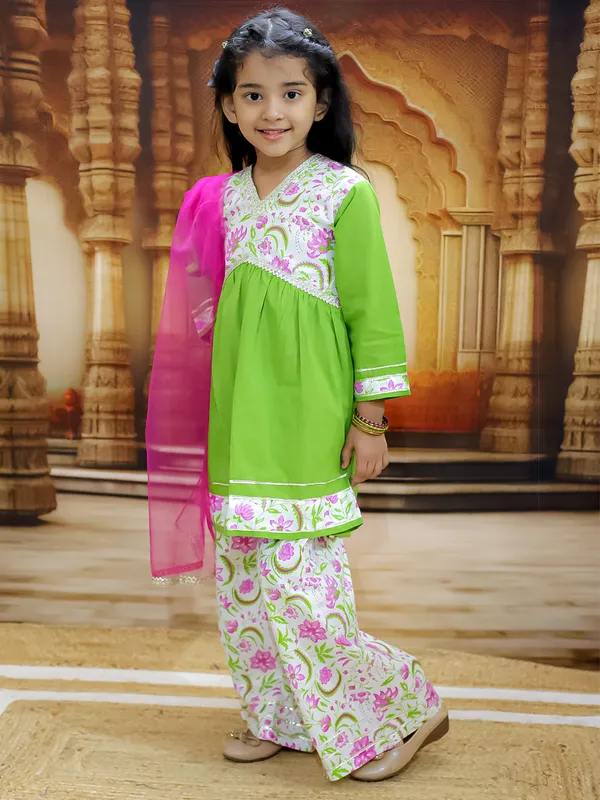 Green_Cotton_Printed_Kurta_Pyjama_Set_With_Dupatta