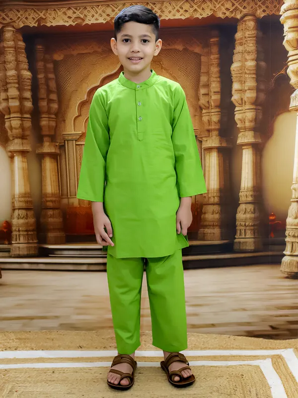 Green_Pure_Cotton_Printed_Kurta_Pyjama_With_Jacket
