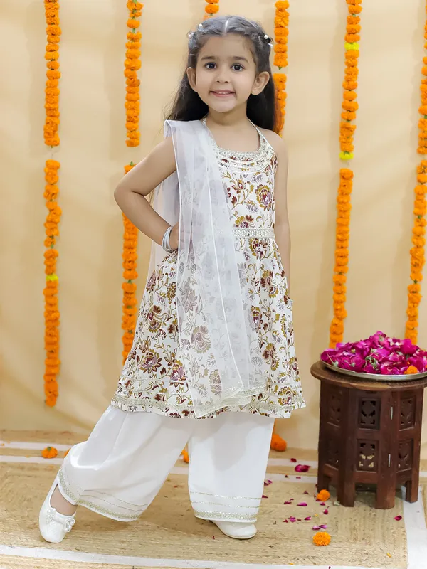 Brown_Floral_Printed_Regular_Pure_Cotton_Kurta_With_Sharara_&_With_Dupatta