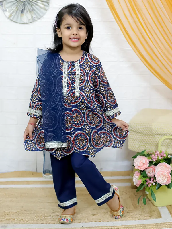 Blue_Paisley_Printed_Regular_Pure_Cotton_Kurta_With_Pyjamas_&_With_Dupatta