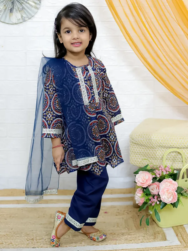 Blue_Paisley_Printed_Regular_Pure_Cotton_Kurta_With_Pyjamas_&_With_Dupatta