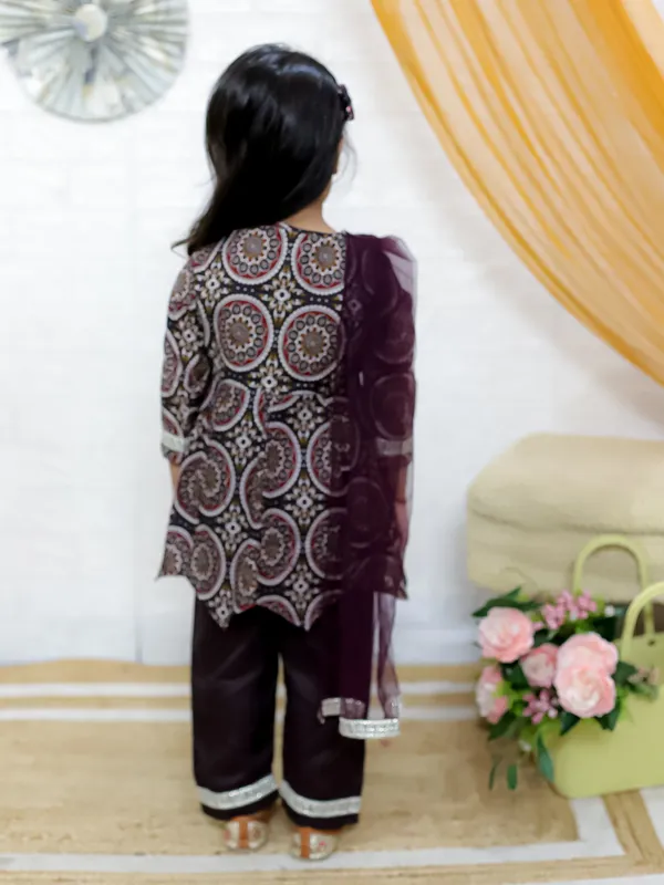 Brown_Paisley_Printed_Regular_Pure_Cotton_Kurta_With_Pyjamas_&_With_Dupatta