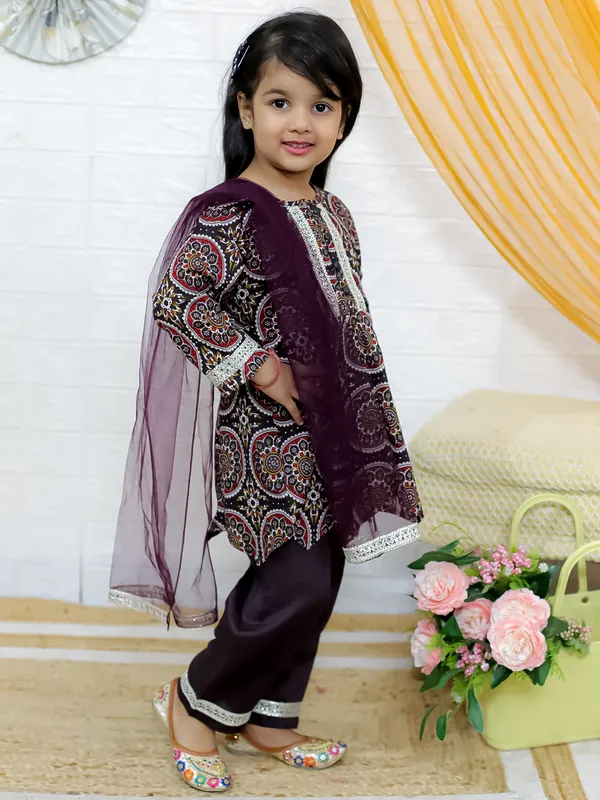 Brown_Paisley_Printed_Regular_Pure_Cotton_Kurta_With_Pyjamas_&_With_Dupatta