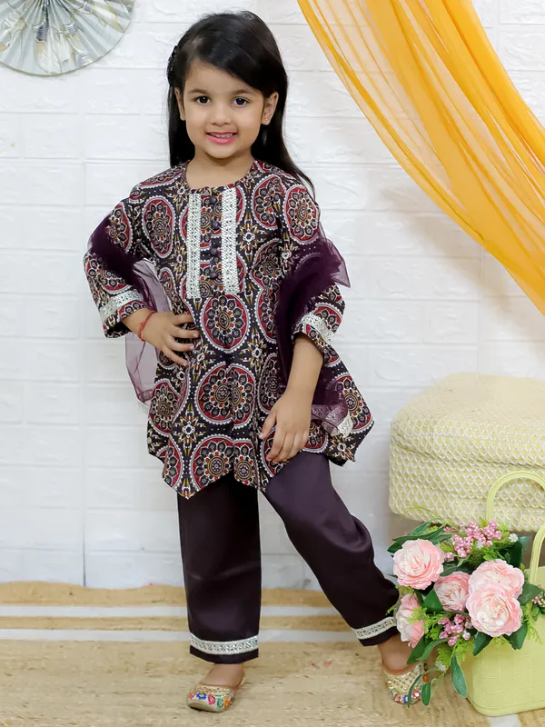 Brown_Paisley_Printed_Regular_Pure_Cotton_Kurta_With_Pyjamas_&_With_Dupatta