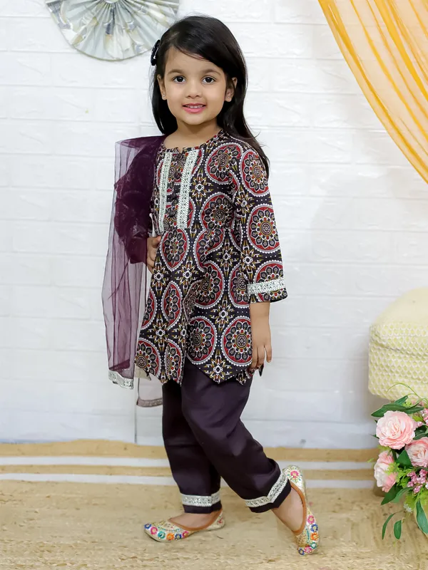 Brown_Paisley_Printed_Regular_Pure_Cotton_Kurta_With_Pyjamas_&_With_Dupatta