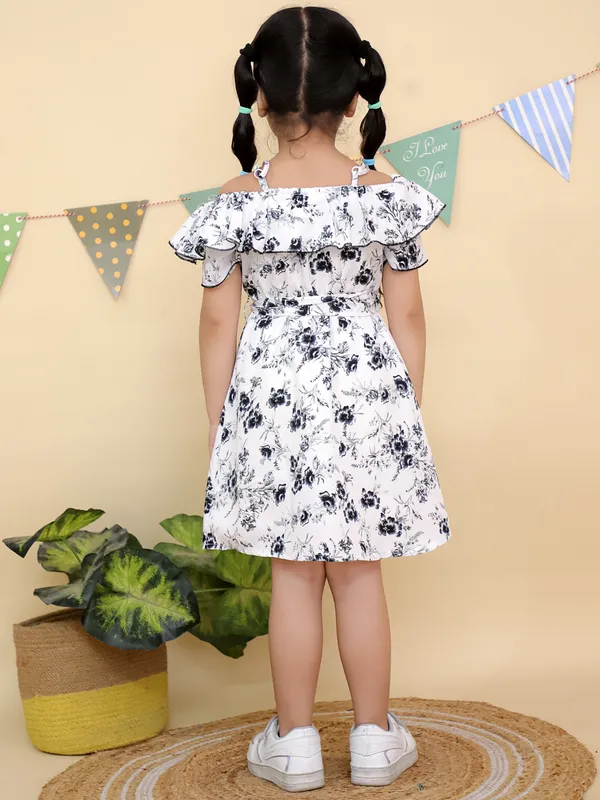 White_And_Black_Floral_Print_Ruffle_Sleeve_Cold_Shoulder_Dress