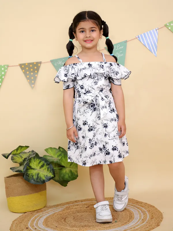 White_And_Black_Floral_Print_Ruffle_Sleeve_Cold_Shoulder_Dress