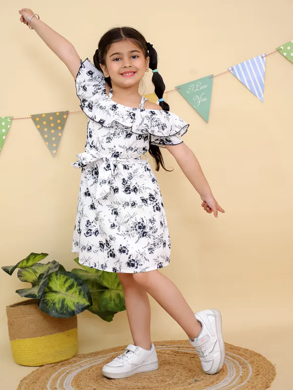White_And_Black_Floral_Print_Ruffle_Sleeve_Cold_Shoulder_Dress