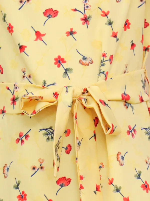 Yellow_Floral_Print_Puff_Sleeve_Dress_With_Ruffle_Hem