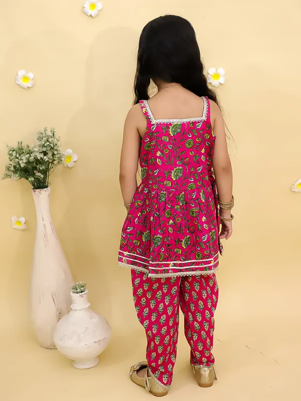 Junitos_Cotton_Woven__Sleeveless_Floral_Printed_kurti_Dhoti_Shalwar__-_Pink