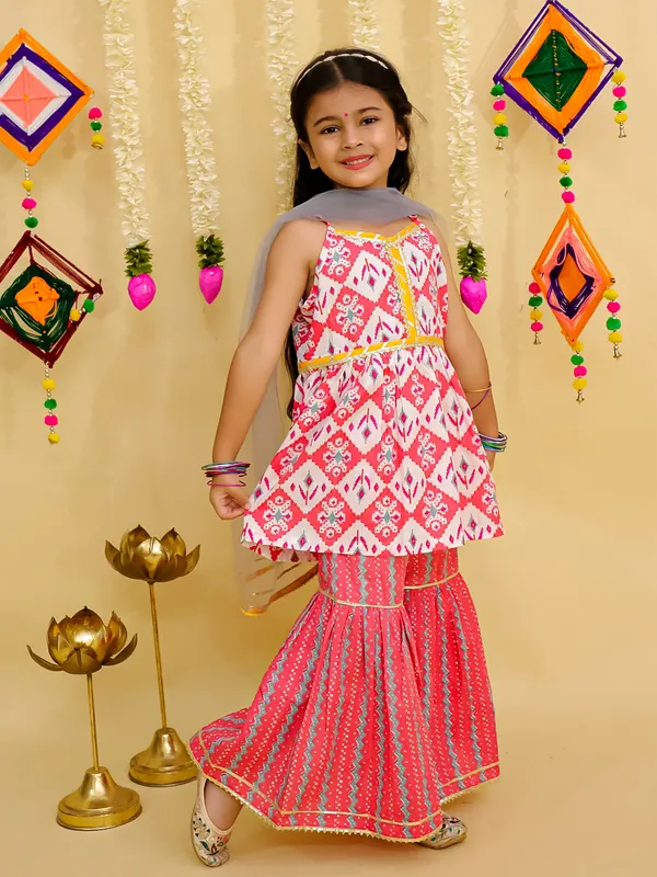 Junitos_Pure_Cotton_Woven_Sleevesless_Chervon_printed_Kurti_Sharara_with_Dupatta -Red