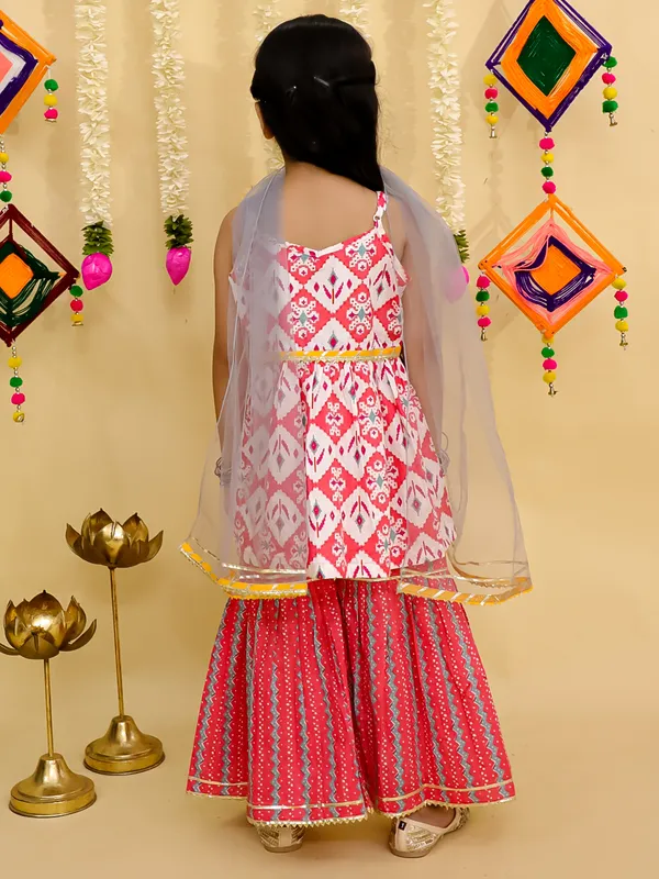 Junitos_Pure_Cotton_Woven_Sleevesless_Chervon_printed_Kurti_Sharara_with_Dupatta -Red