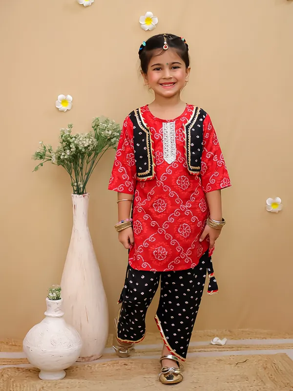 Junitos_Bandhni_Print_attached_waistcoat_kurti_with_Dhoti_-Red_and_Black