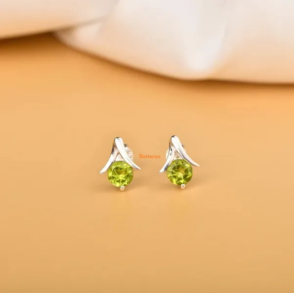 Green_Peridot_925_Sterling_Silver_Prong_Set_Stud_Earring