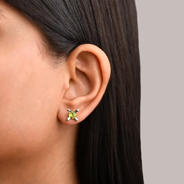 Green_Peridot_925_Sterling_Silver_Prong_Set_Stud_Earring