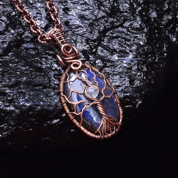 Blue_Labradorite_Healing_Gemstone_Copper_Wire_Wrap_Black_Oxidised_Chain_Pendant_(1.96_Cm)