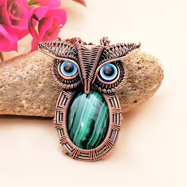 Green_Malachite_Healing_Gemstone_Copper_Wire_Wrap_Black_Oxidised_Chain_Pendant_(1.77_Cm)