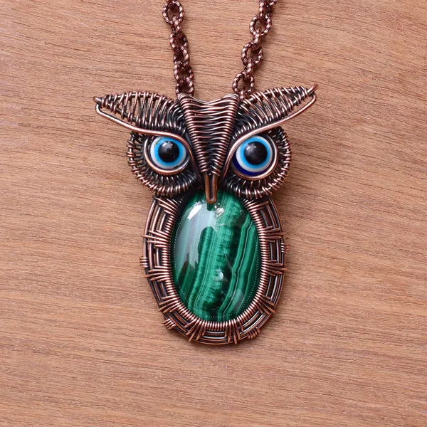 Green_Malachite_Healing_Gemstone_Copper_Wire_Wrap_Black_Oxidised_Chain_Pendant_(1.77_Cm)