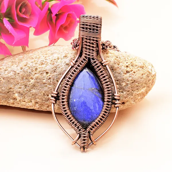 Blue_Labradorite_Healing_Gemstone_Copper_Wire_Wrap_Black_Oxidised_Chain_Pendant_(2.36_Cm)