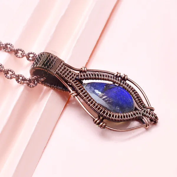 Blue_Labradorite_Healing_Gemstone_Copper_Wire_Wrap_Black_Oxidised_Chain_Pendant_(2.36_Cm)